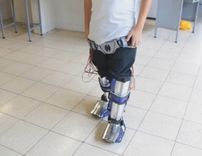 Estudiantes de Envigado ganan premio por crear piernas robóticas antiminas - Envigado Hoy