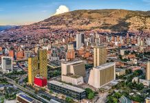 e presenta comparación histórica del presupuesto del Plan de Desarrollo de Medellín 2023 - Envigado Hoy