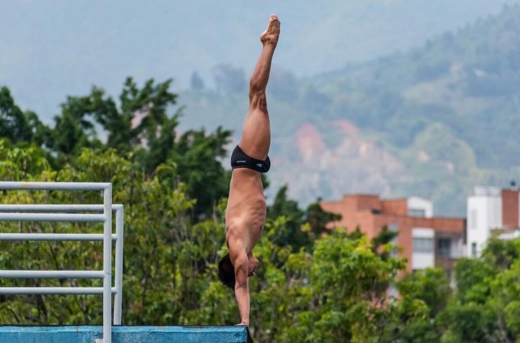 Sebastián Villa, el envigadeño que le dio bronce a Colombia en una copa mundial de natación