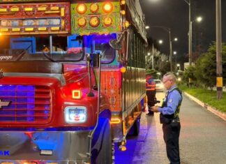 Envigado autoriza zonas especiales para estacionamiento de vehículos de turismo navideño Vehículos