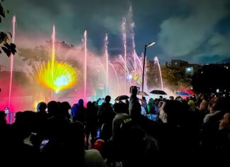 Espectáculo de luces y pantalla de agua: un alumbrado navideño imperdible Luces